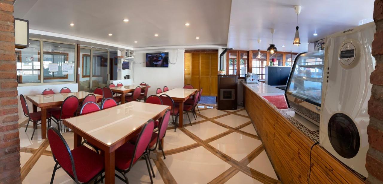 Residencial Victoria Said Ξενοδοχείο Linares Εξωτερικό φωτογραφία